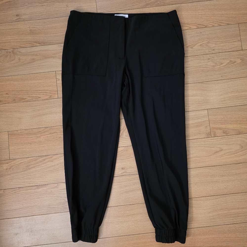 PAIRE Black Joggers- L